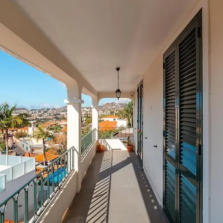 וילה Oasis Sea View - 3 Bedrooms