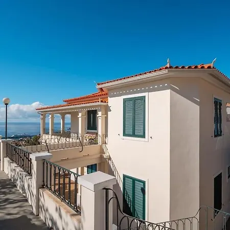 Oasis Sea View - 3 Bedrooms